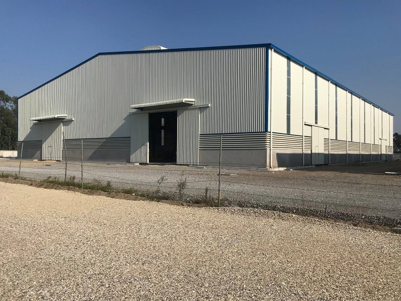 Thi công tường bao và mái của nhà xưởng Quy trình thi công nhà xưởng