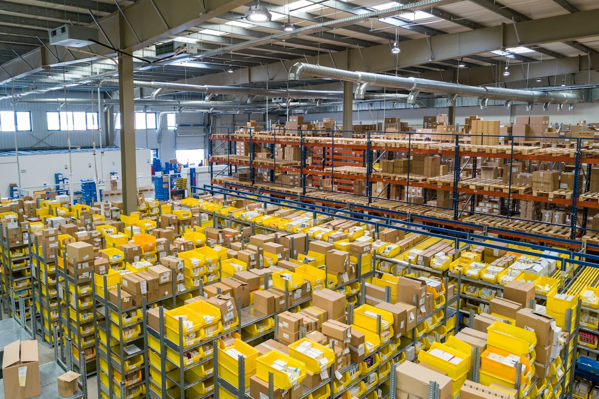 So sánh giải pháp kết cấu nhà xưởng khung thép tiền chế và nhà xưởng bê tông cốt thép