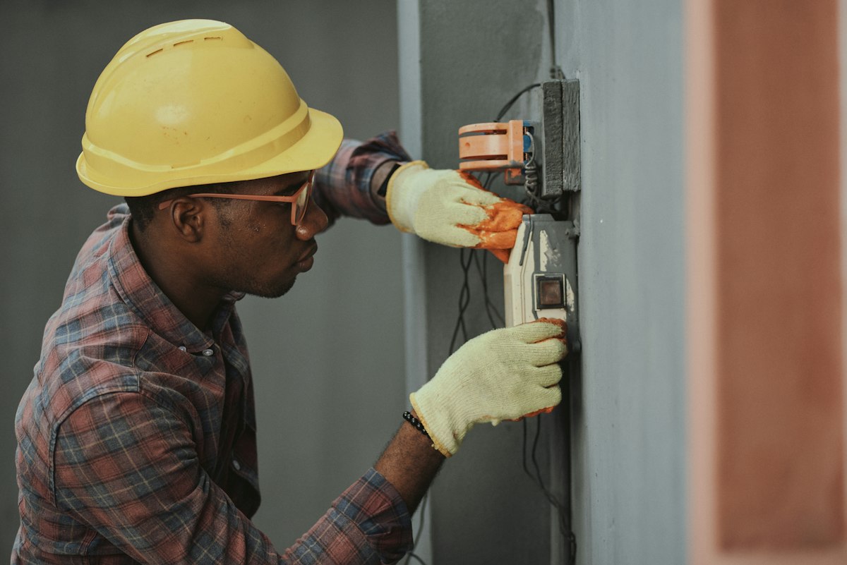 Vật liệu bao che vách panel nhà xưởng